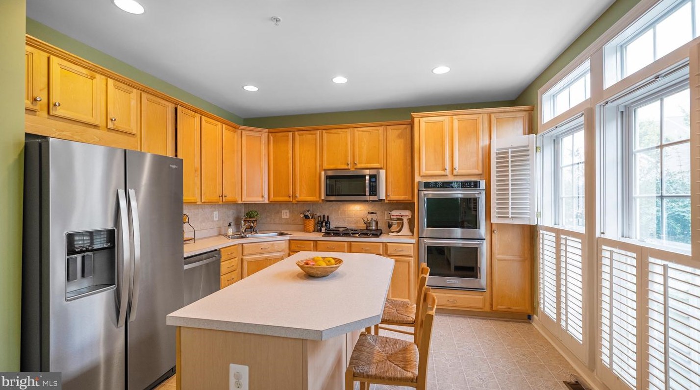 12873 Murphy Grove Ter, Clarksburg MD 20871-4318 exterior