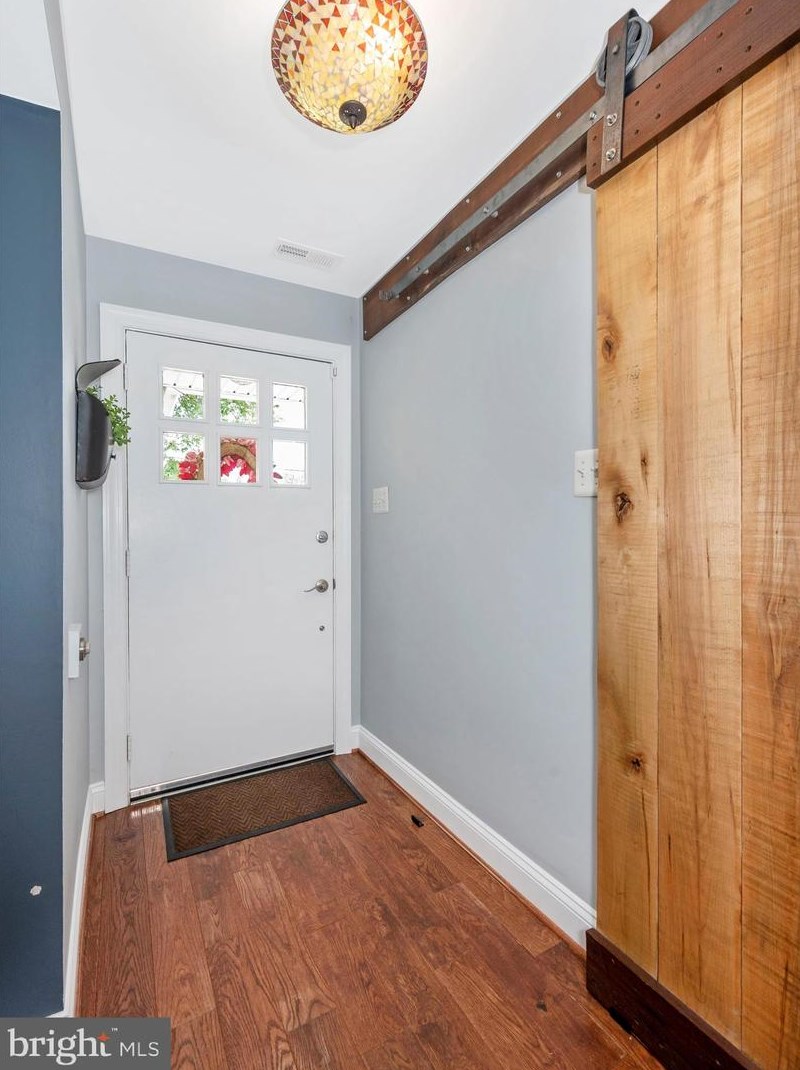 100 Spring St, Gaithersburg MD  20877-1922 exterior