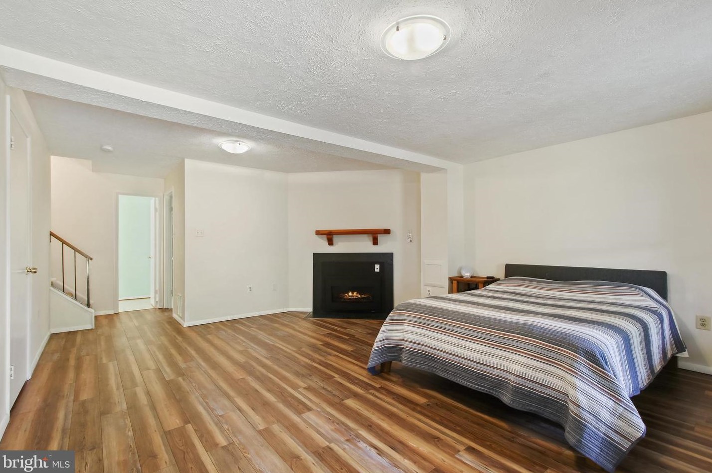 9551 White Pillar Ter, Gaithersburg MD  20882-2815 exterior