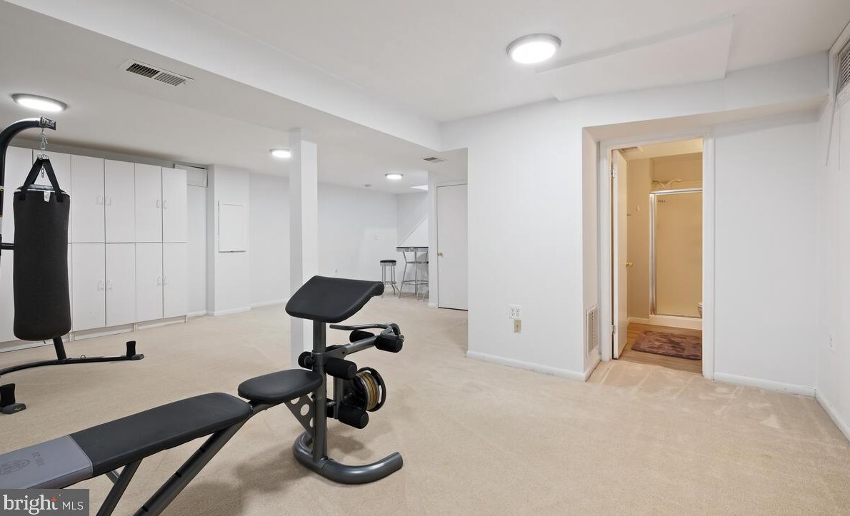 8404 Tea Rose Dr, Gaithersburg MD  20879-4651 exterior