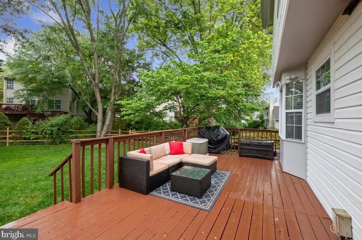 8404 Tea Rose Dr, Gaithersburg MD  20879-4651 exterior