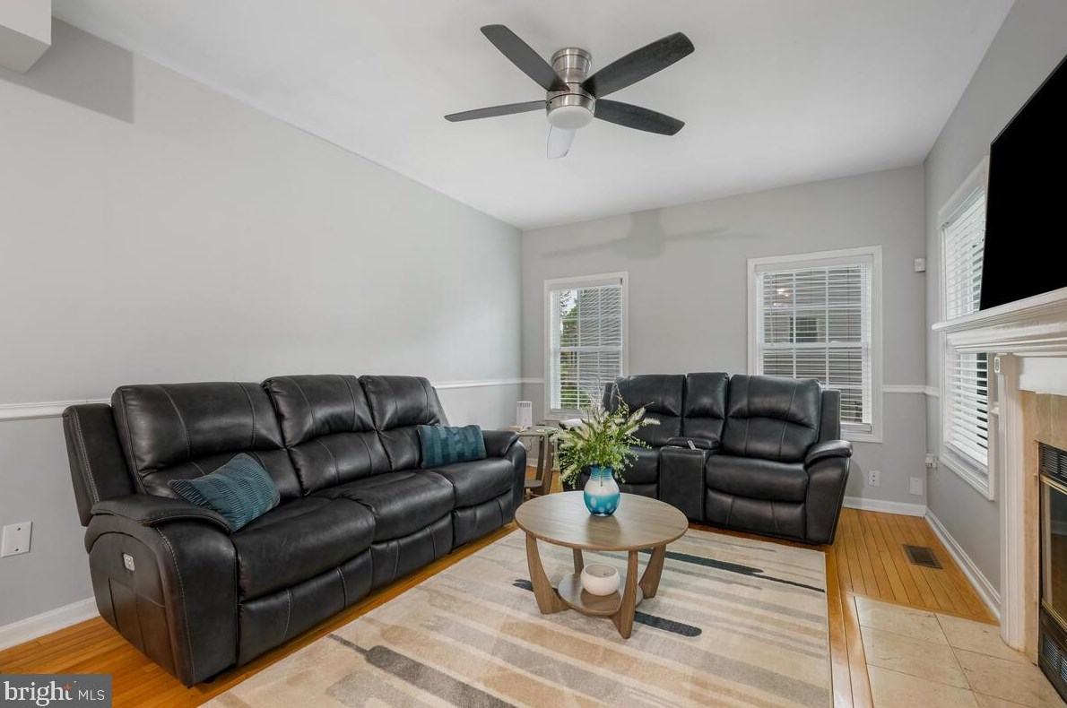 8404 Tea Rose Dr, Gaithersburg MD  20879-4651 exterior