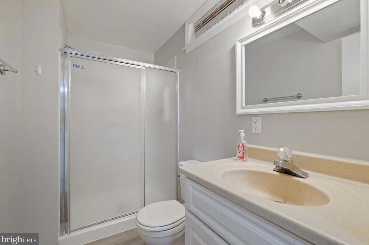 8404 Tea Rose Dr, Gaithersburg MD  20879-4651 exterior