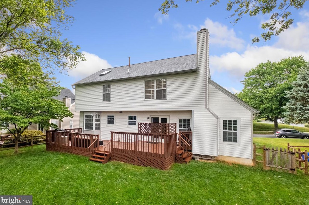 8404 Tea Rose Dr, Gaithersburg MD  20879-4651 exterior