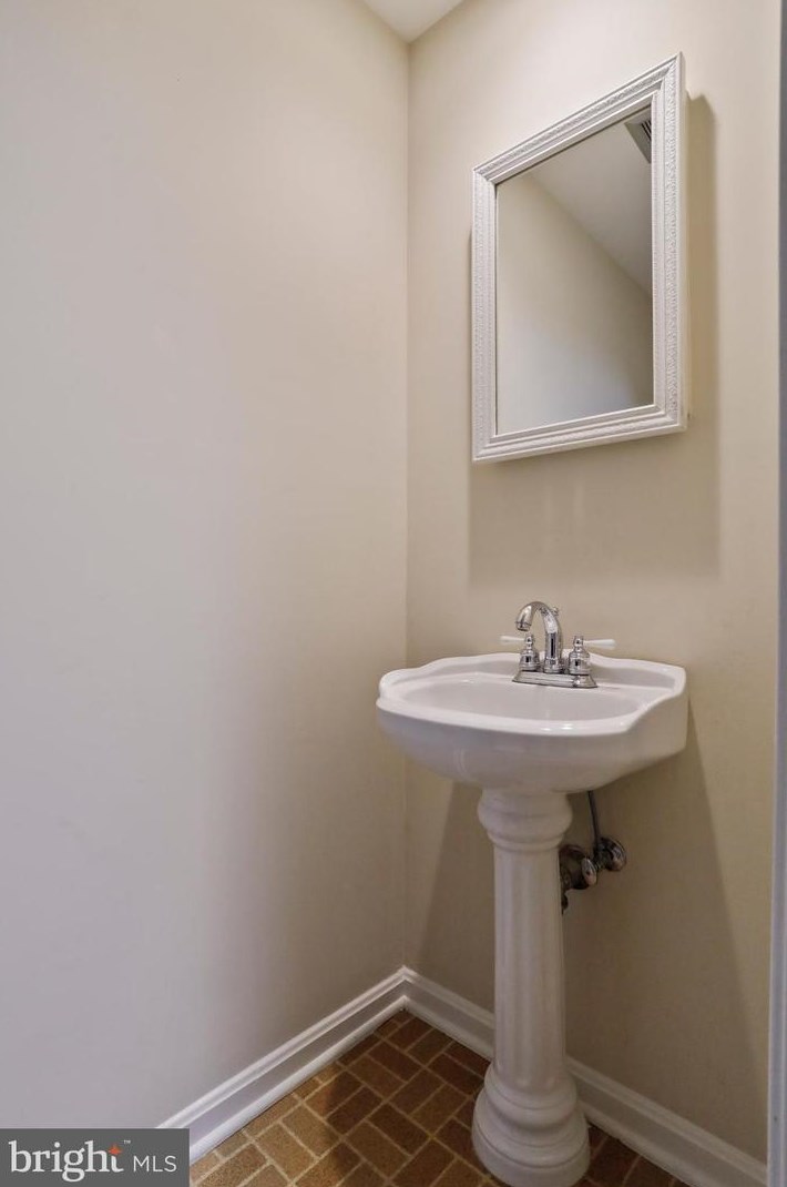 18929 Diary Rd, Gaithersburg MD 20886-3136 exterior