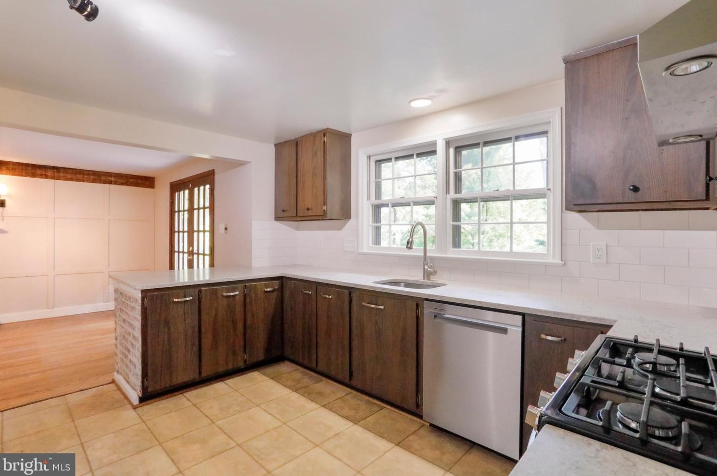 18929 Diary Rd, Gaithersburg MD 20886-3136 exterior