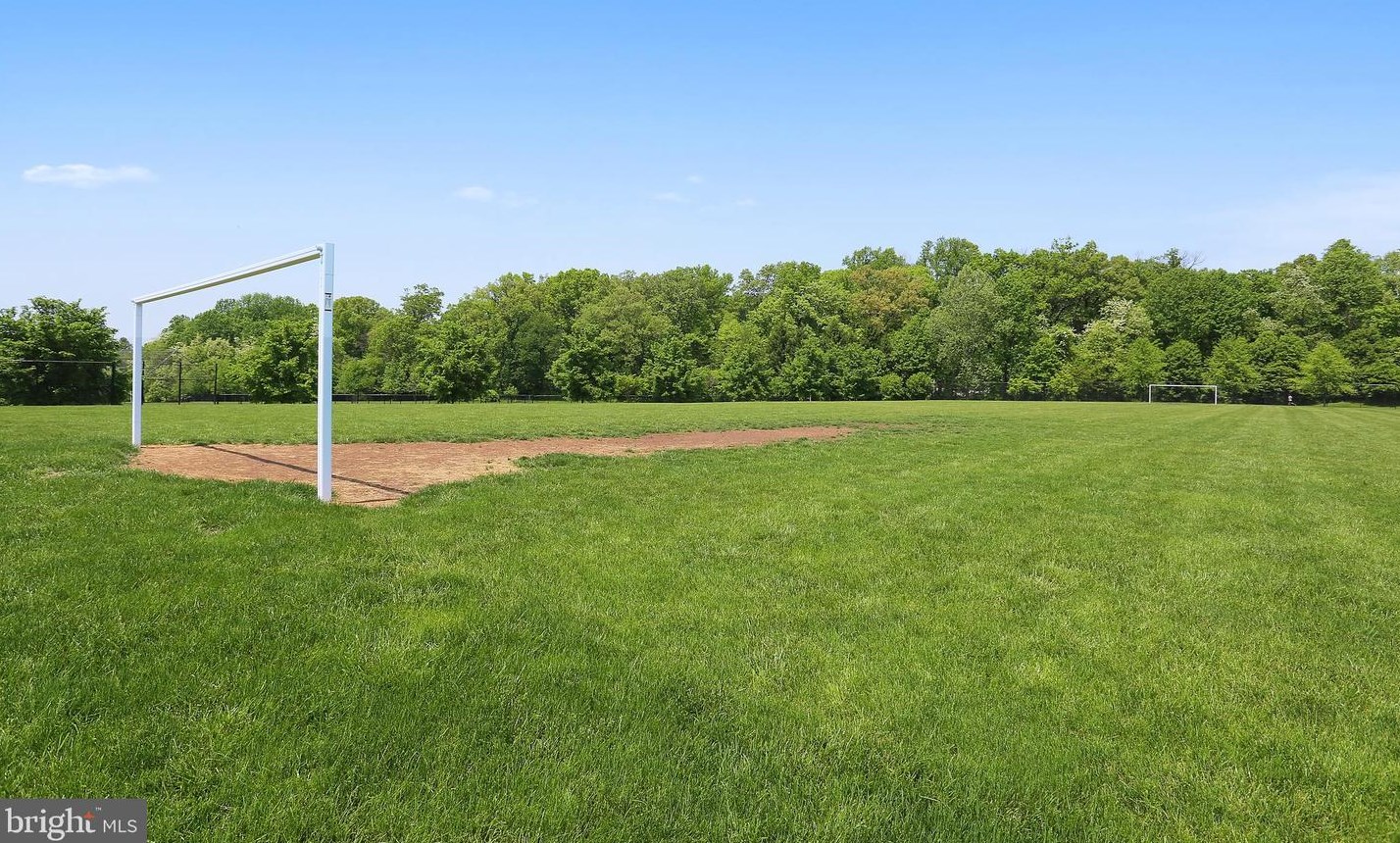 20813 Aspenwood Ln, Gaithersburg MD  20886-4067 exterior