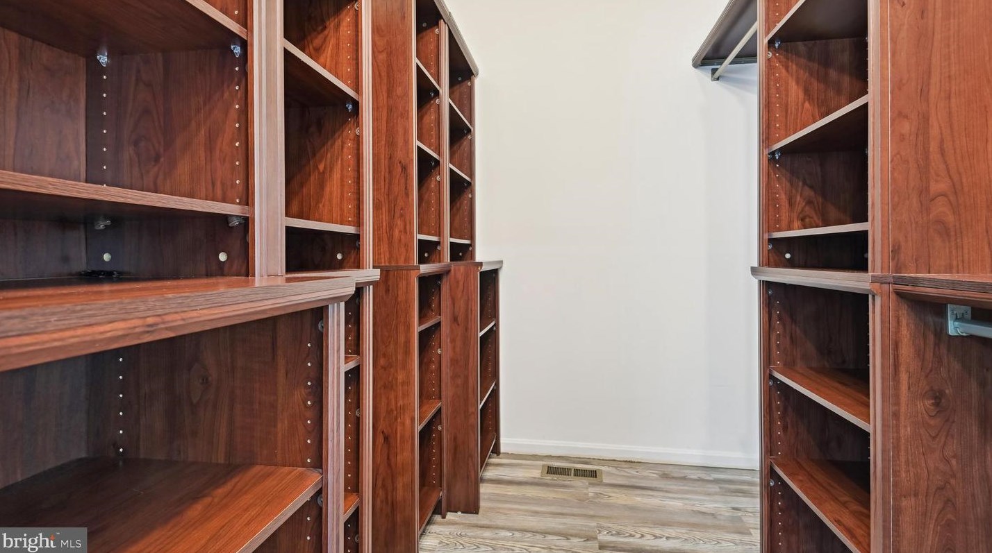 20813 Aspenwood Ln, Gaithersburg MD  20886-4067 exterior