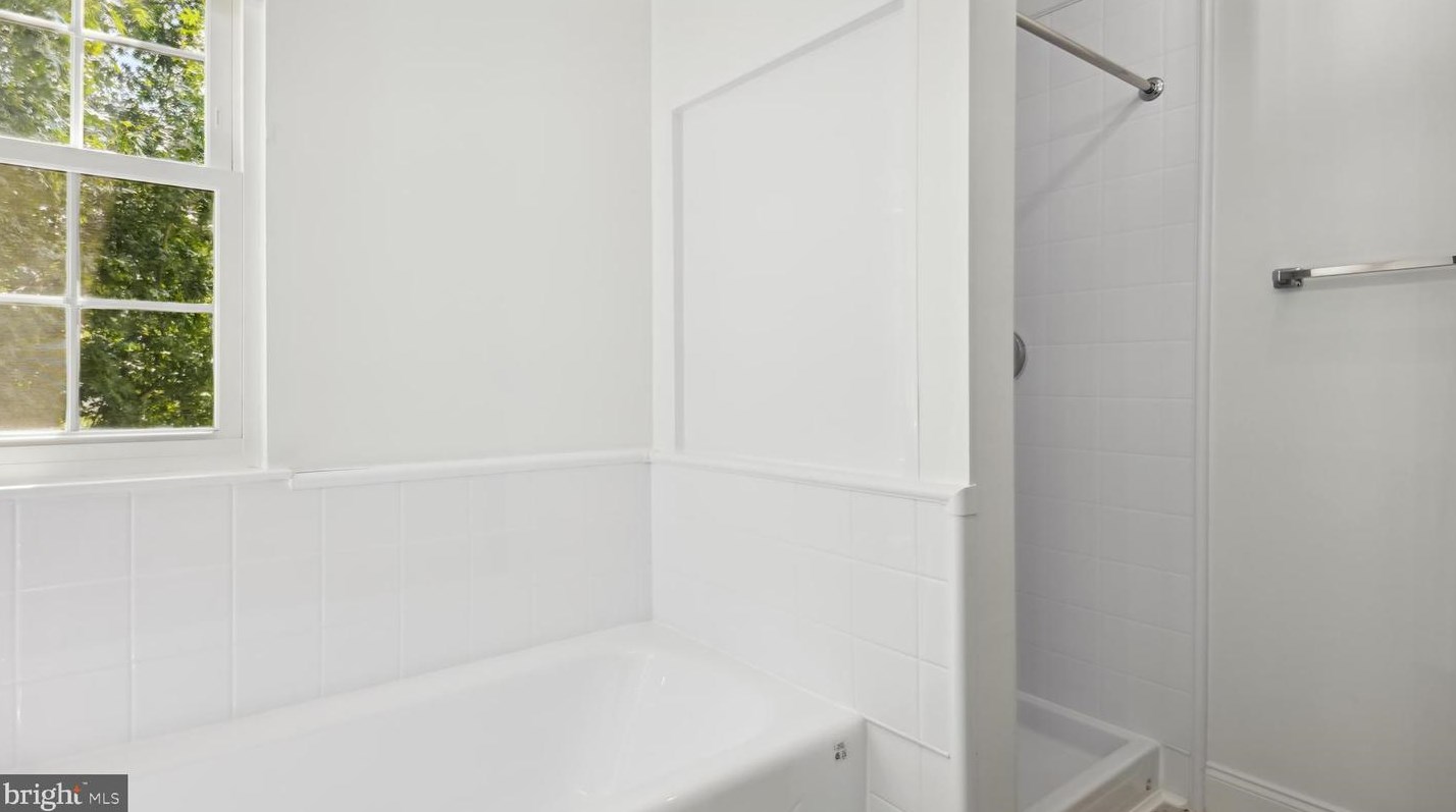 20813 Aspenwood Ln, Gaithersburg MD  20886-4067 exterior