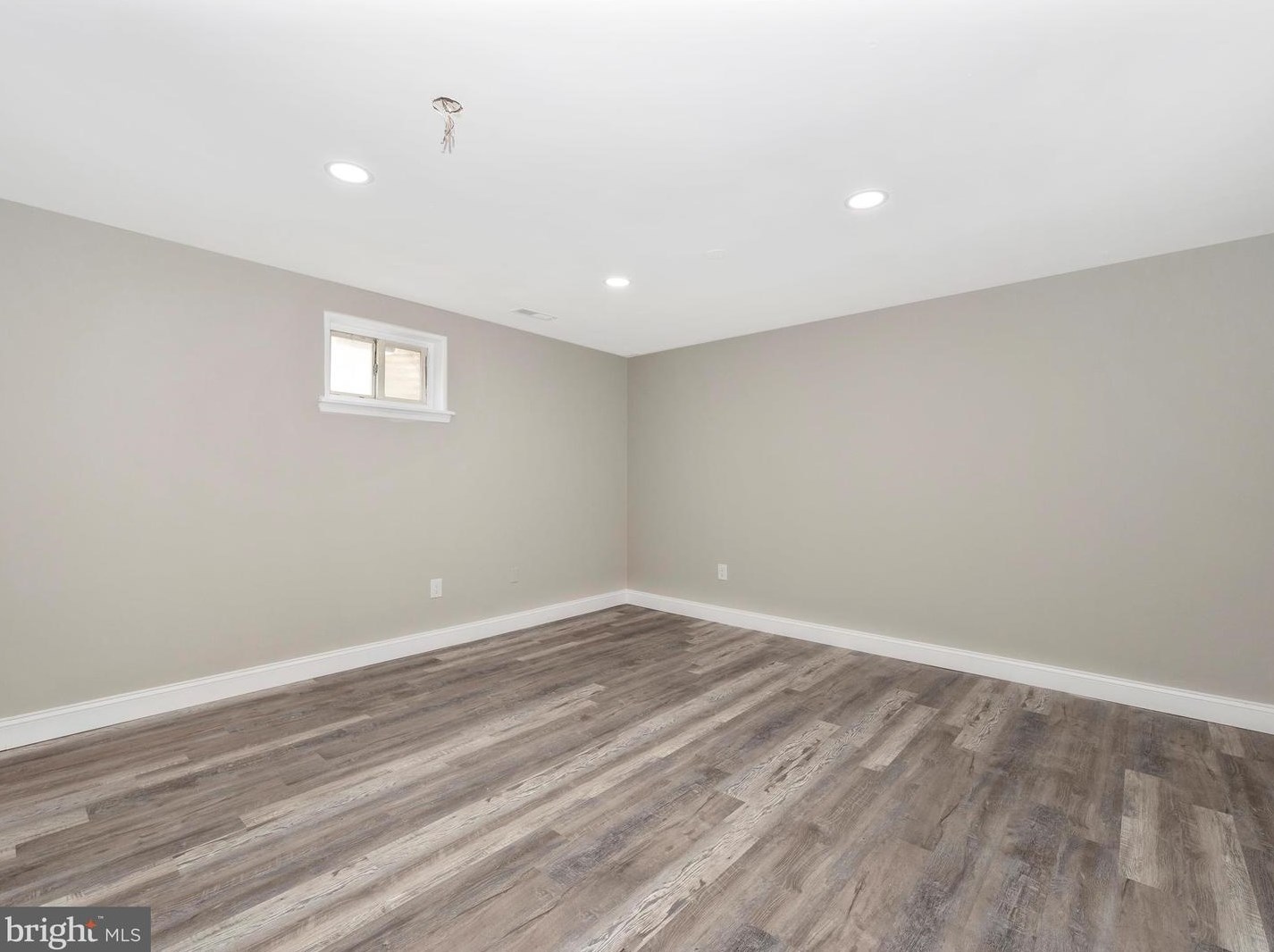 18601 Nuthatcher Ln, Gaithersburg MD  20879-1707 exterior