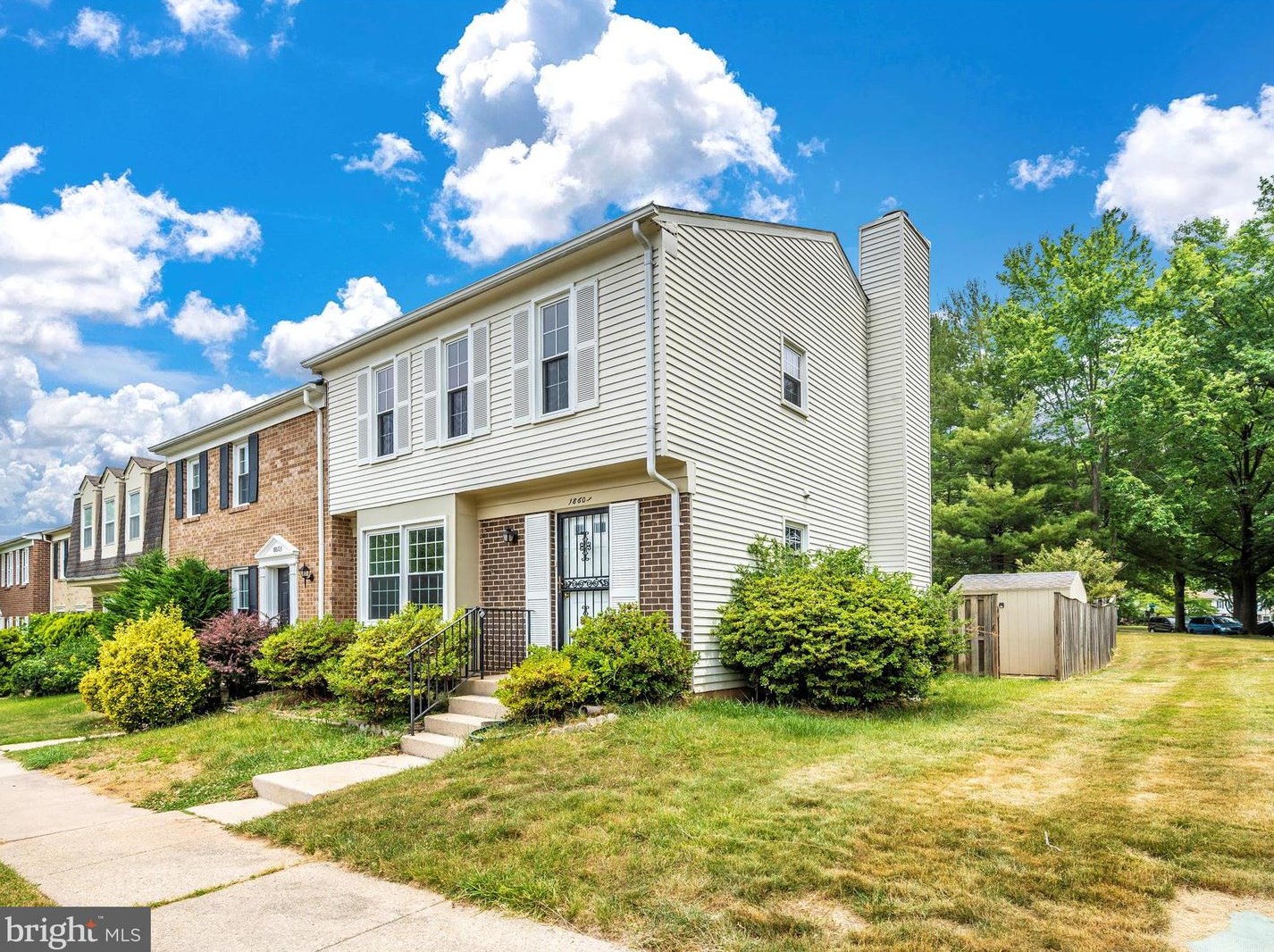 18601 Nuthatcher Ln, Gaithersburg MD  20879-1707 exterior