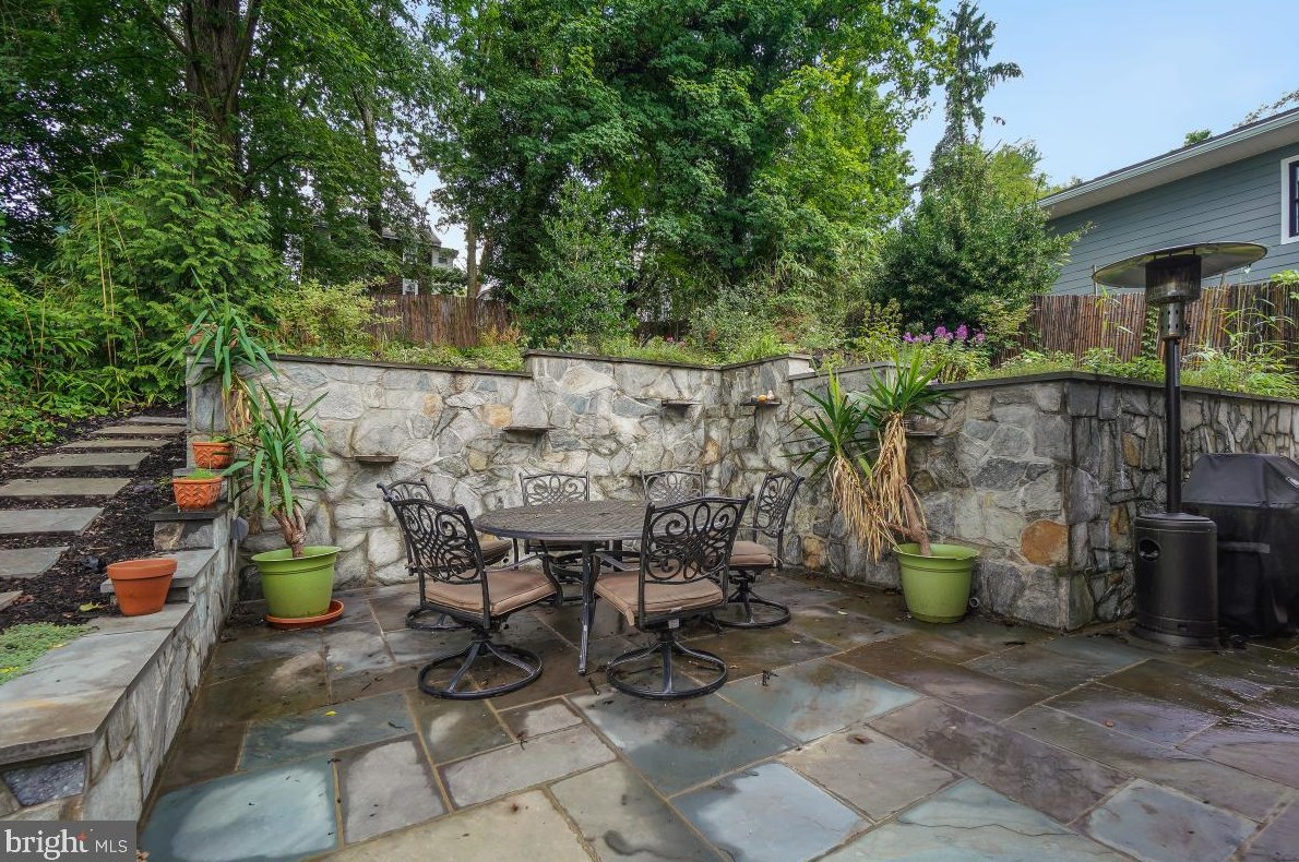 6710 Westmoreland Ave, Silver Spring MD 20912-4406 exterior