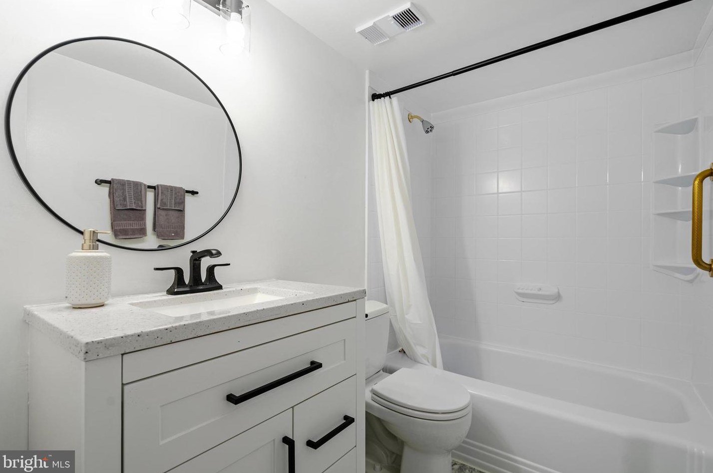 5821 Edson Ln, Rockville MD  20852-2905 exterior