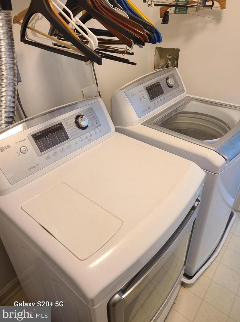 121 Timberbrook Ln, Gaithersburg MD  20878-2873 exterior