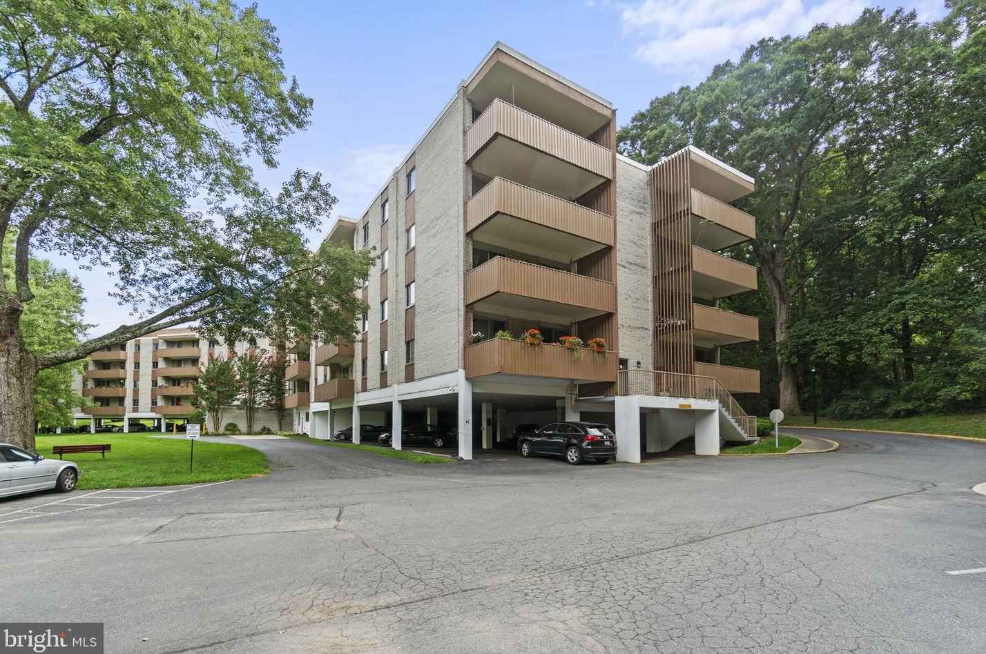 7505 Democracy Blvd, Bethesda MD  20817-1211 exterior