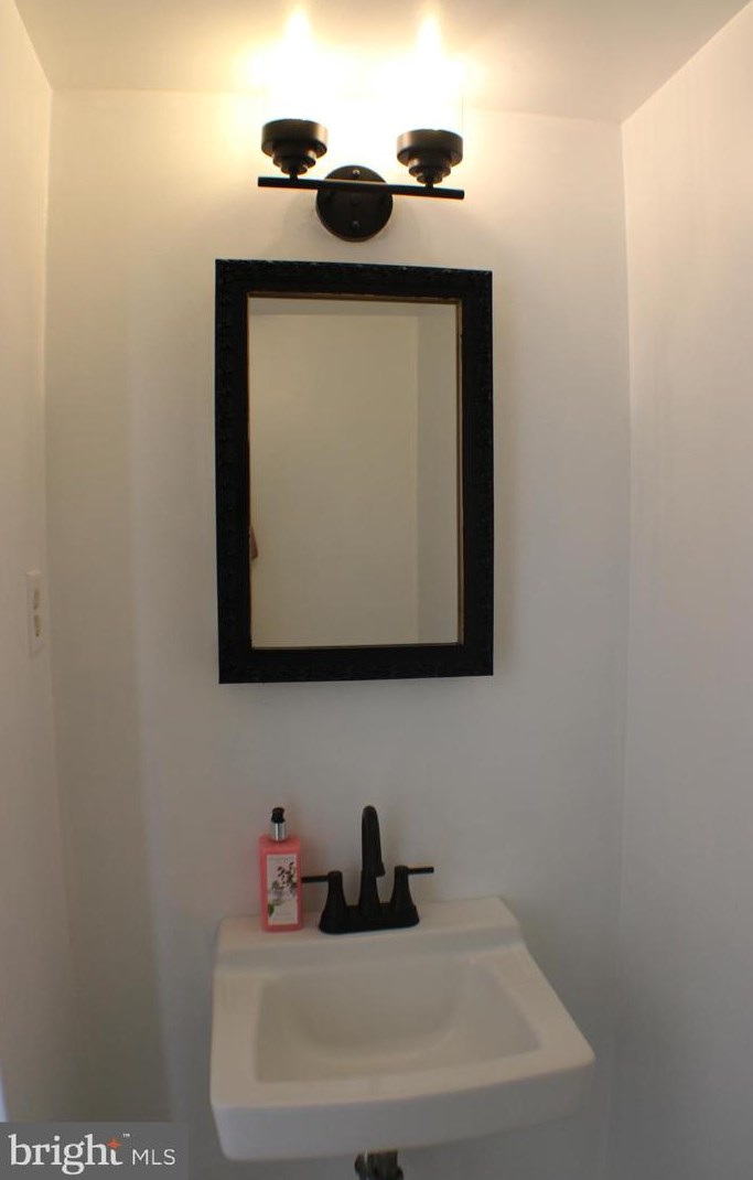 10008 Wedge Way, Gaithersburg MD 20886-1351 exterior