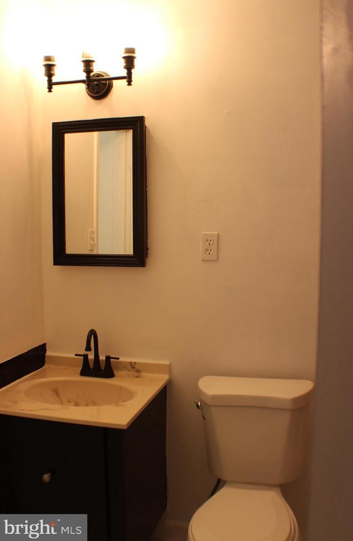 10008 Wedge Way, Gaithersburg MD 20886-1351 exterior