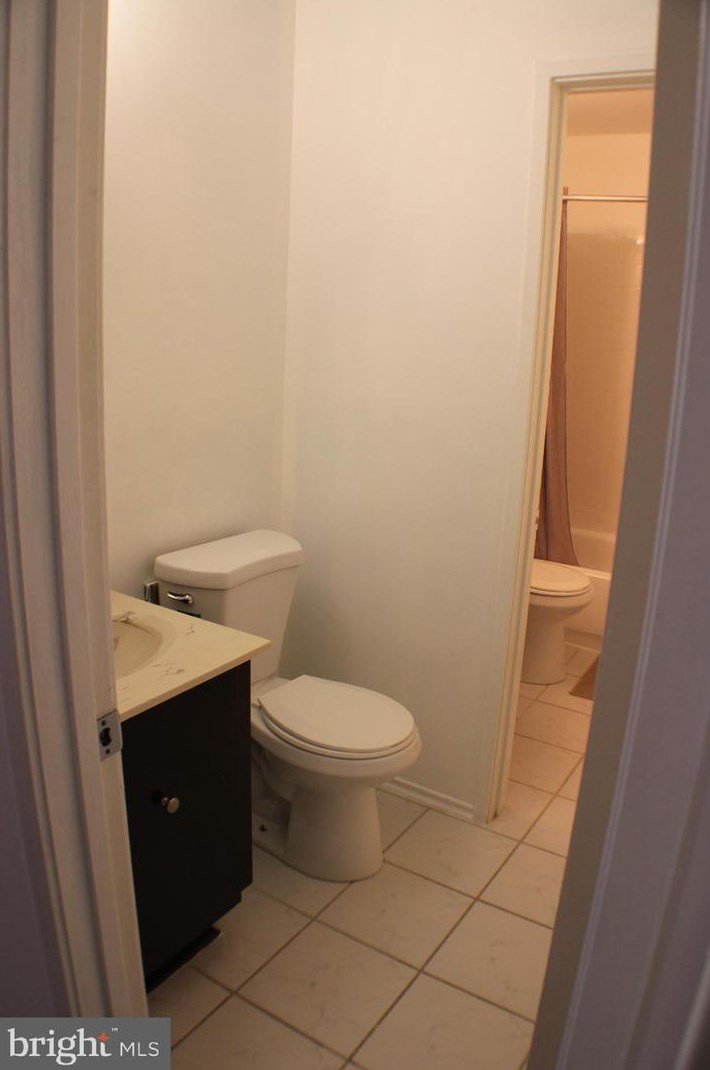 10008 Wedge Way, Gaithersburg MD 20886-1351 exterior