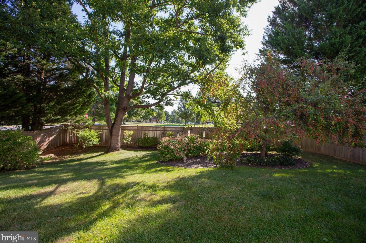 18307 Paradise Cove Ter, Olney MD  20832-3039 exterior