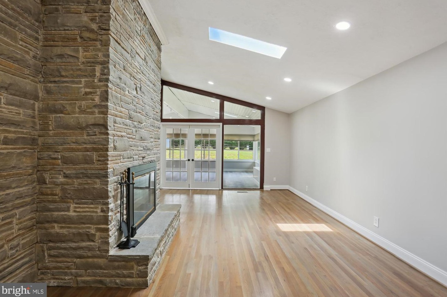 24404 Welsh Rd, Gaithersburg MD  20882-3934 exterior