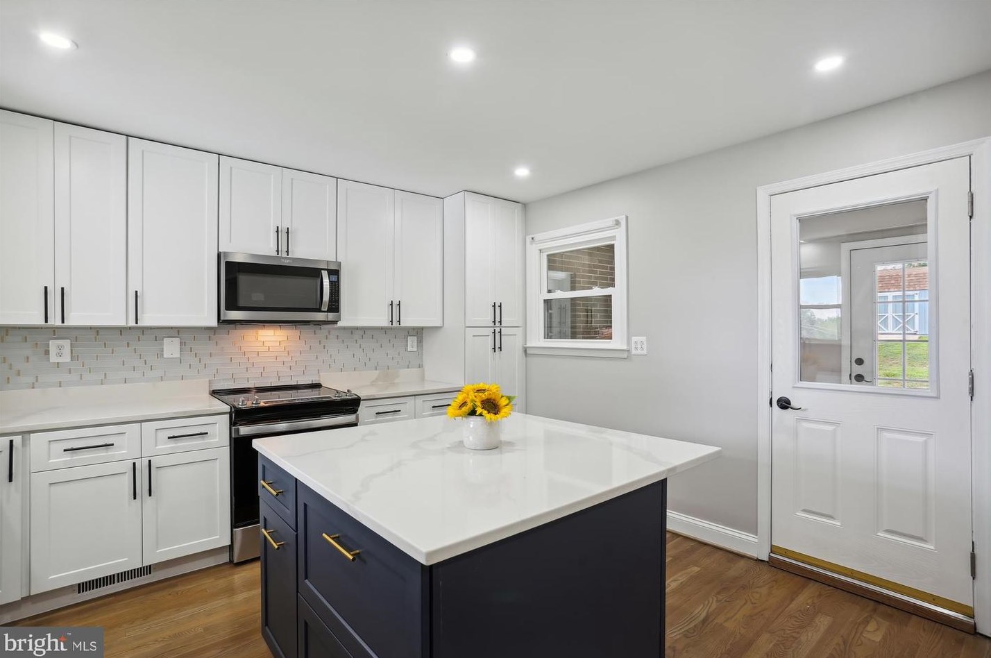 24404 Welsh Rd, Gaithersburg MD  20882-3934 exterior