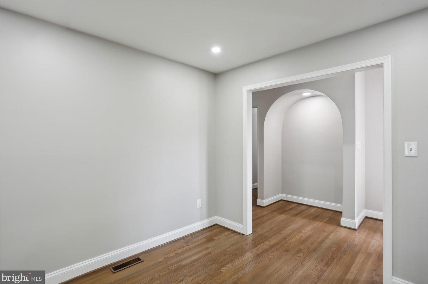 24404 Welsh Rd, Gaithersburg MD  20882-3934 exterior