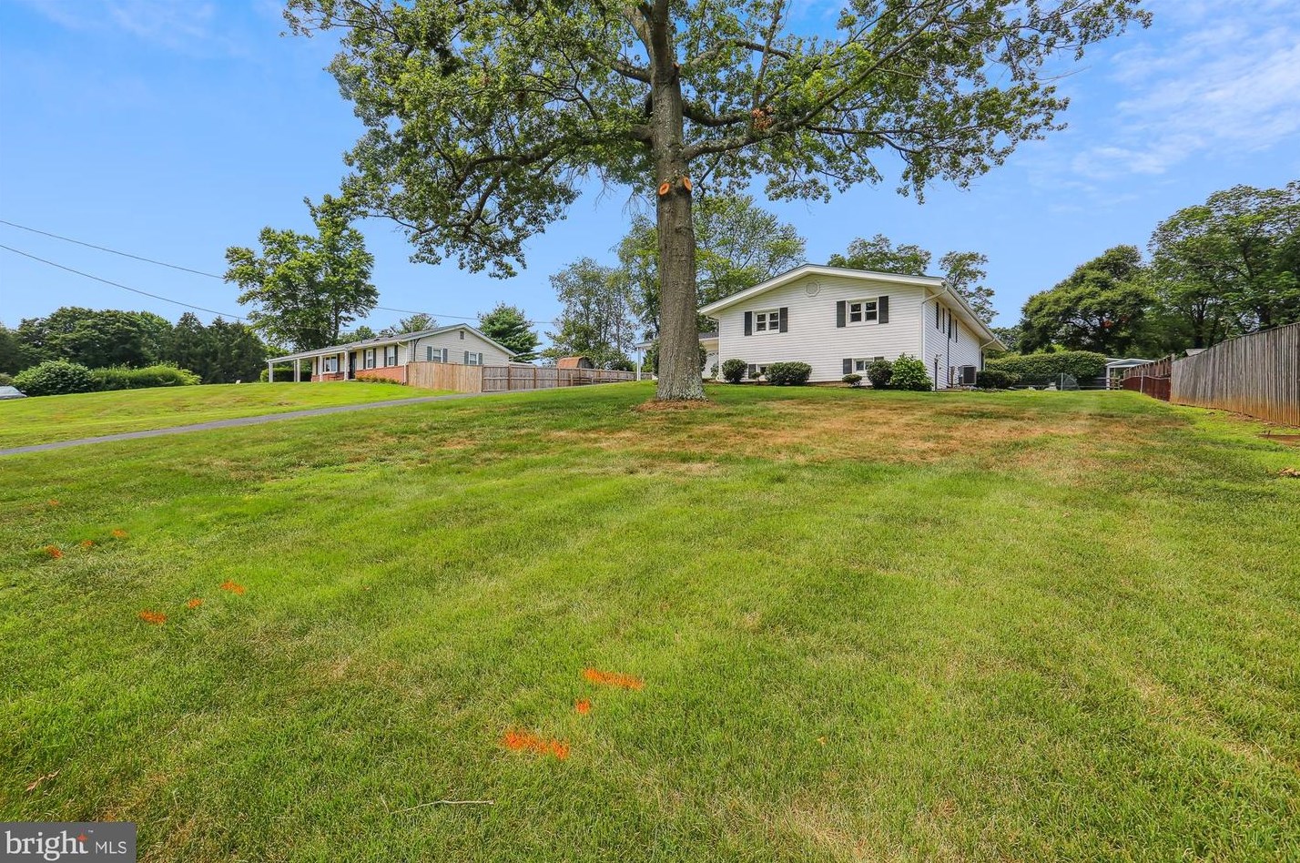 24404 Welsh Rd, Gaithersburg MD  20882-3934 exterior