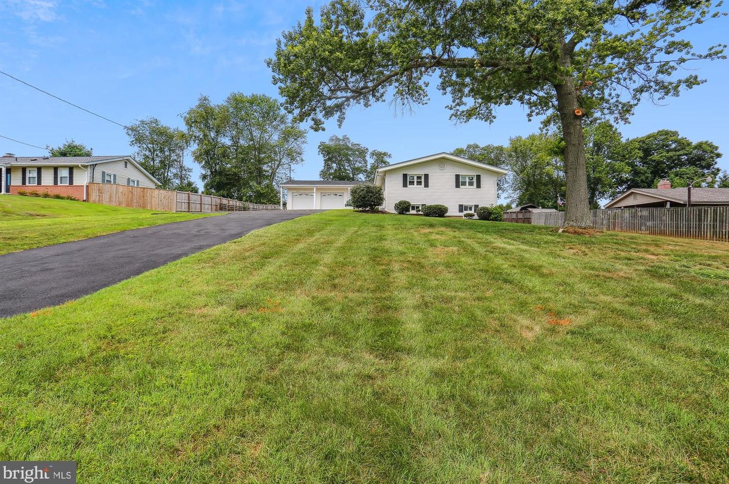 24404 Welsh Rd, Gaithersburg MD  20882-3934 exterior