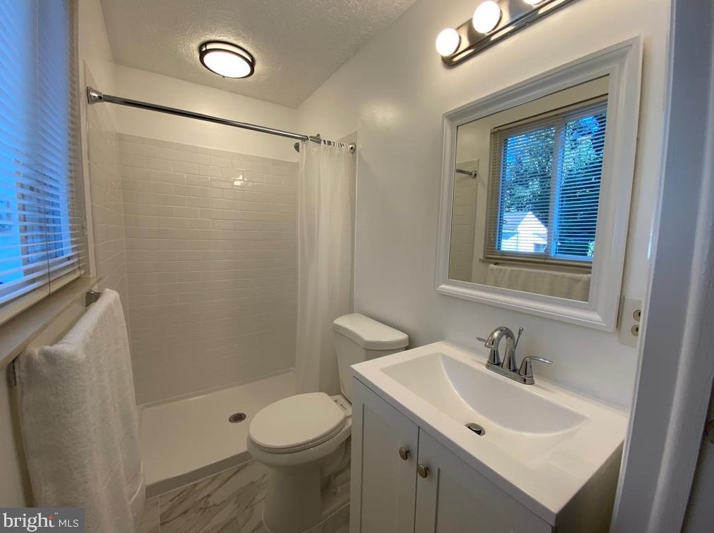 19400 Framingham Dr, Gaithersburg MD  20879-1838 exterior