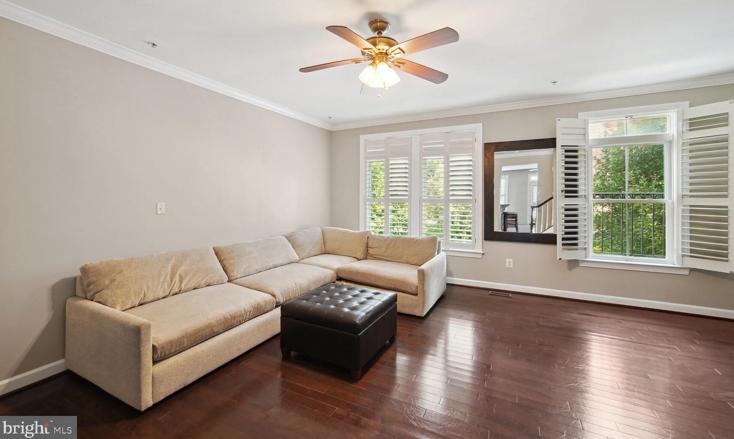 432 Grand St, Gaithersburg MD  20878-4037 exterior