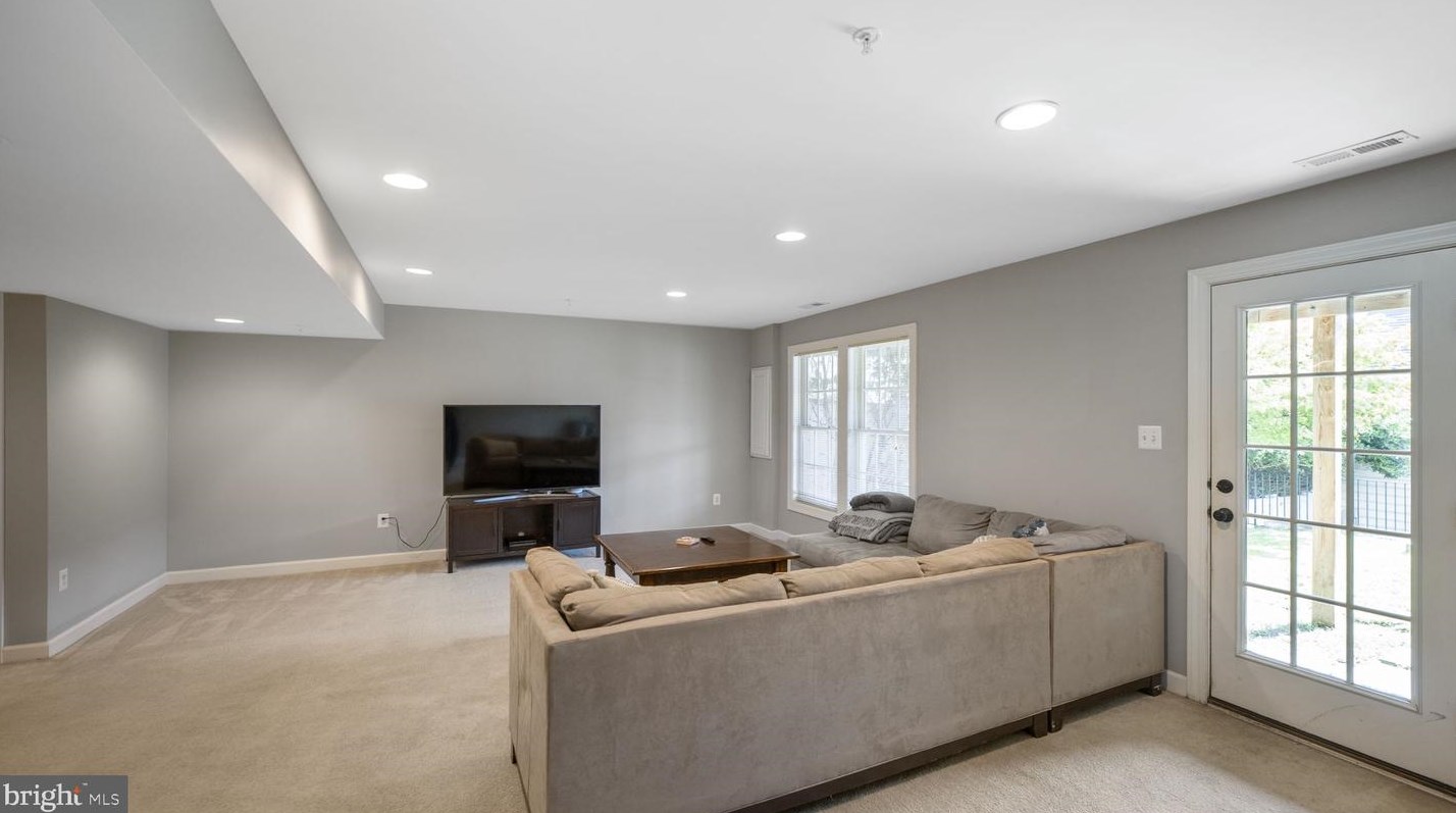 23618 General Store Dr, Clarksburg MD 20871-4322 exterior