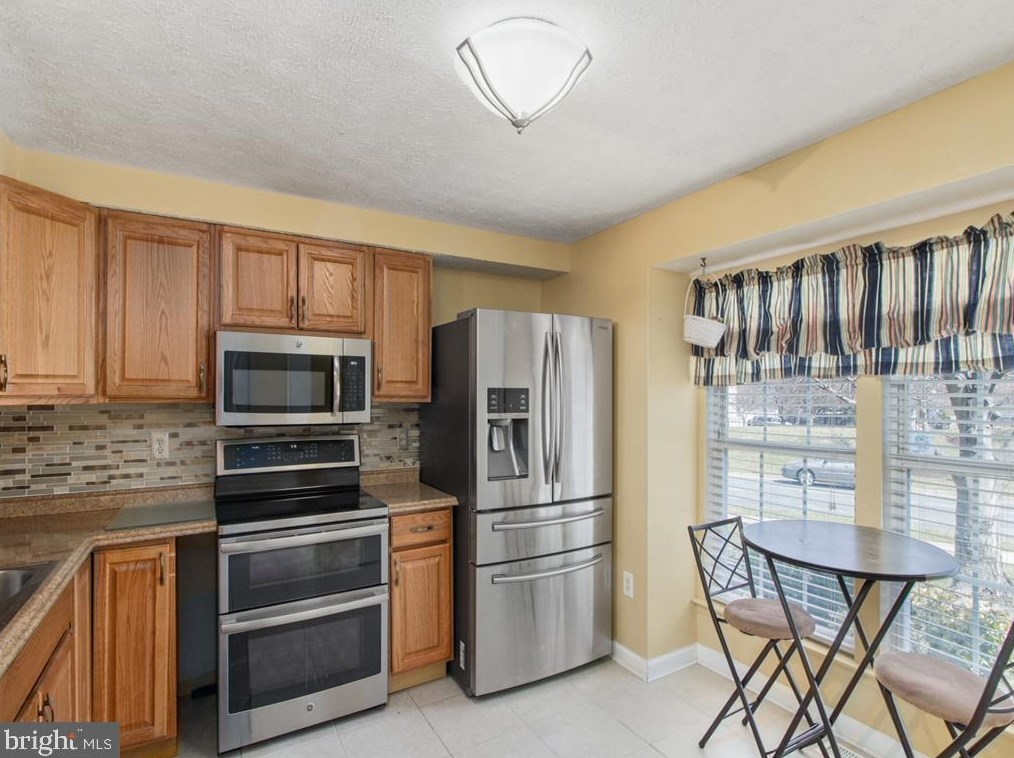 18 Ivy Oak Ct, Gaithersburg MD  20877-3859 exterior