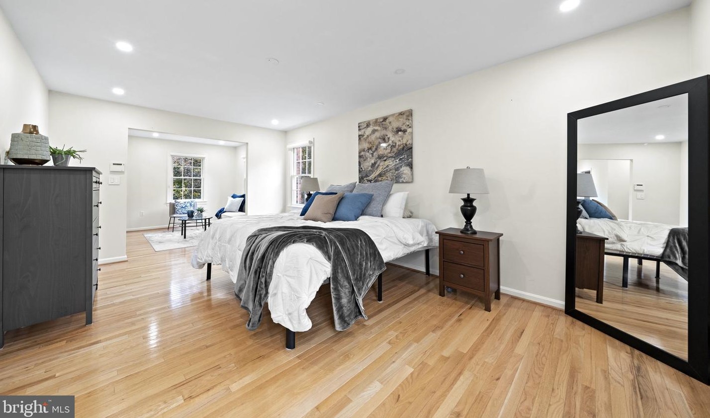 13324 Bondy Way, Gaithersburg MD  20878-2132 exterior