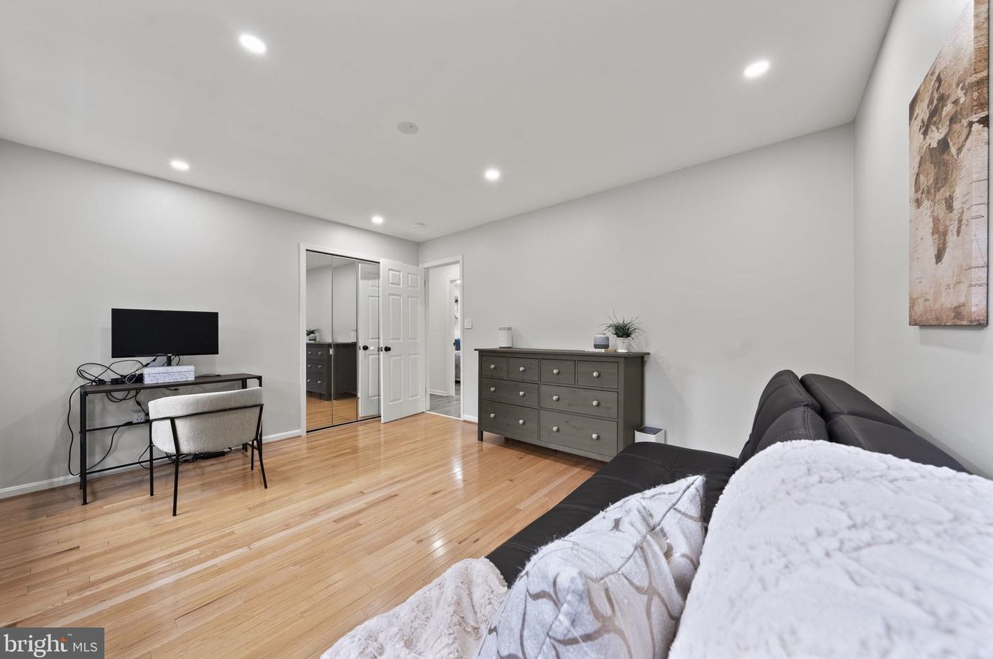 13324 Bondy Way, Gaithersburg MD  20878-2132 exterior