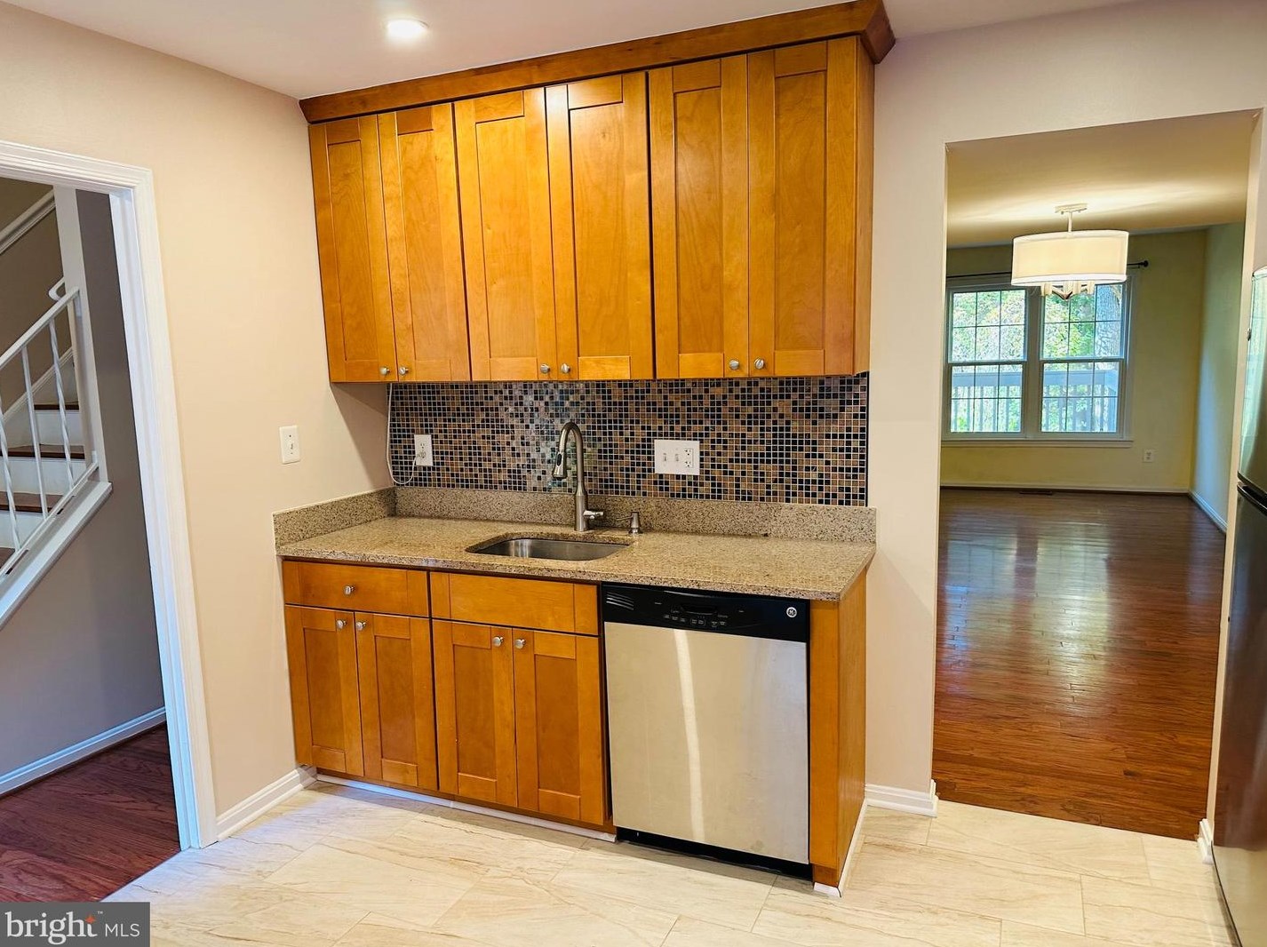 10028 Maple Leaf Ct, Gaithersburg MD  20886-1138 exterior