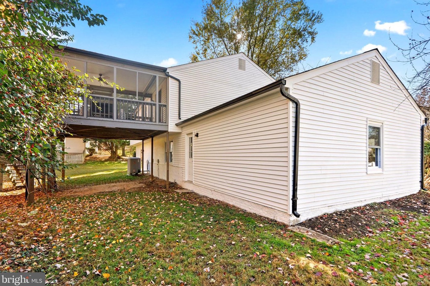 620 Poplarwood Pl, Gaithersburg MD  20877-1257 exterior