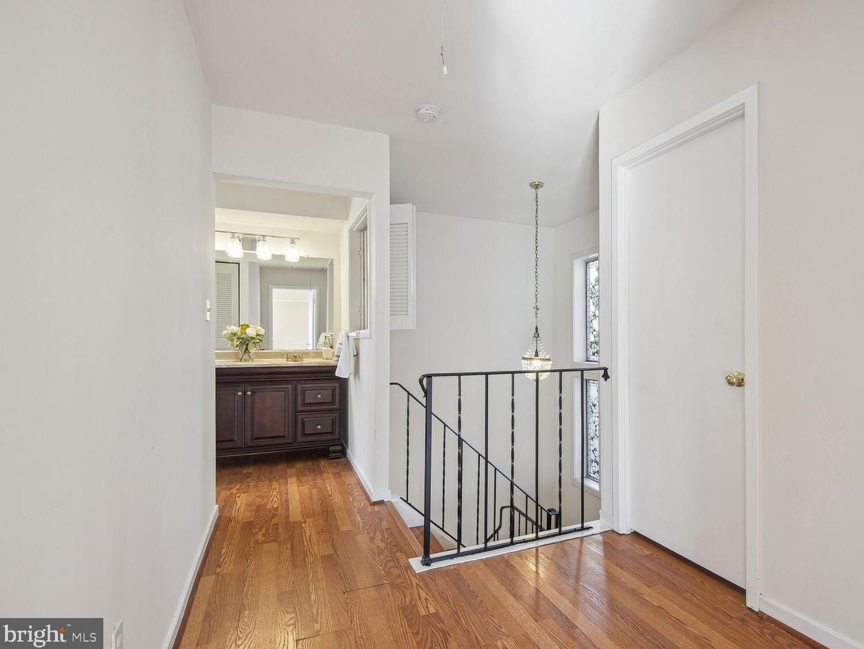 9873 Sailfish Ter, Gaithersburg MD  20886-4203 exterior