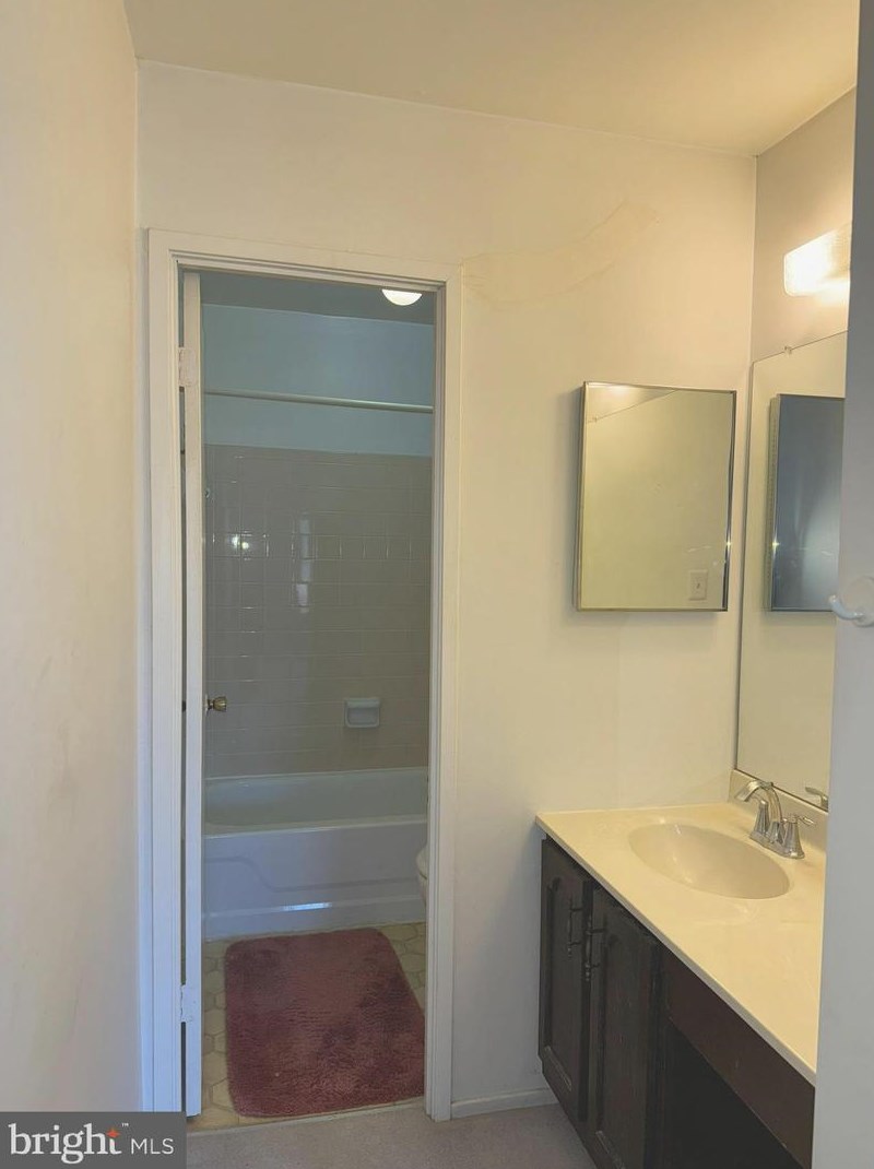 9509 Briar Glenn Way, Gaithersburg MD  20886-1330 exterior