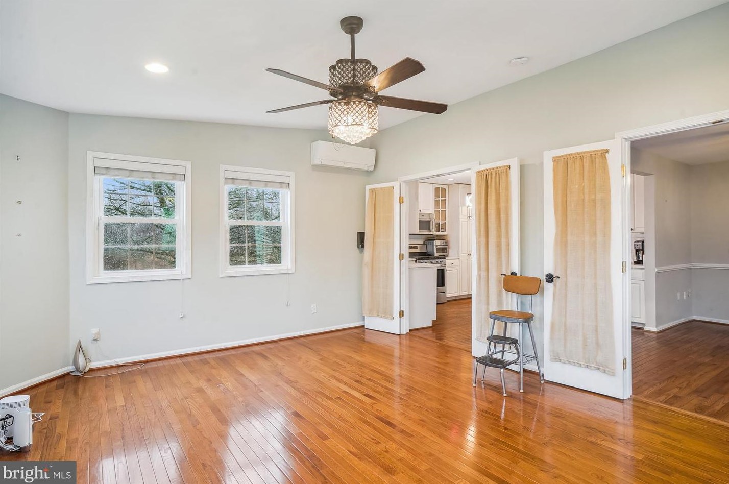 18520 Cape Jasmine Way, Gaithersburg MD  20879-4646 exterior