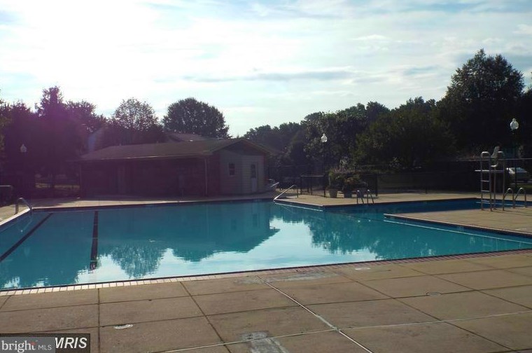 716 Clifftop Dr, Gaithersburg MD  20878-2922 exterior