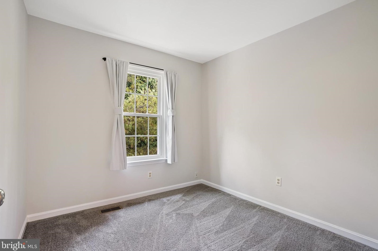 14629 Keeneland Cir, Gaithersburg MD 20878-3772 exterior