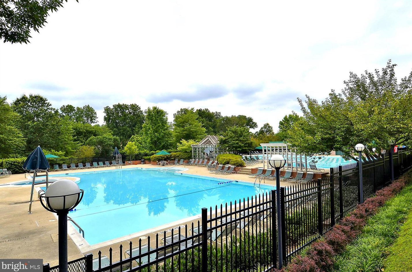 3 Bloomingdale Ct, Rockville MD 20852-5537 exterior