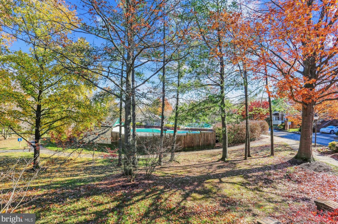 3 Bloomingdale Ct, Rockville MD 20852-5537 exterior