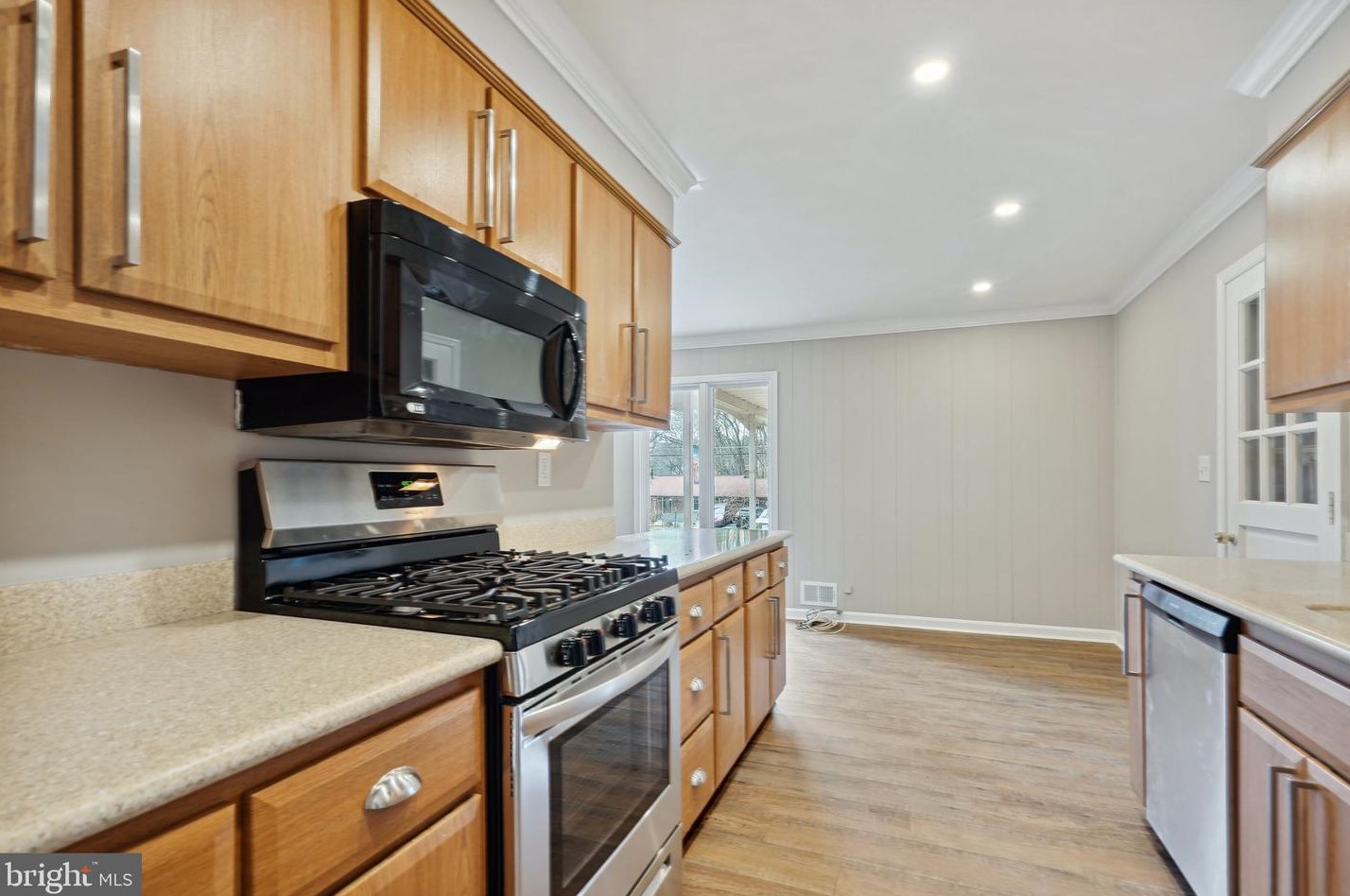 17613 Ml Crk Dr, Rockville MD 20855-1000 exterior