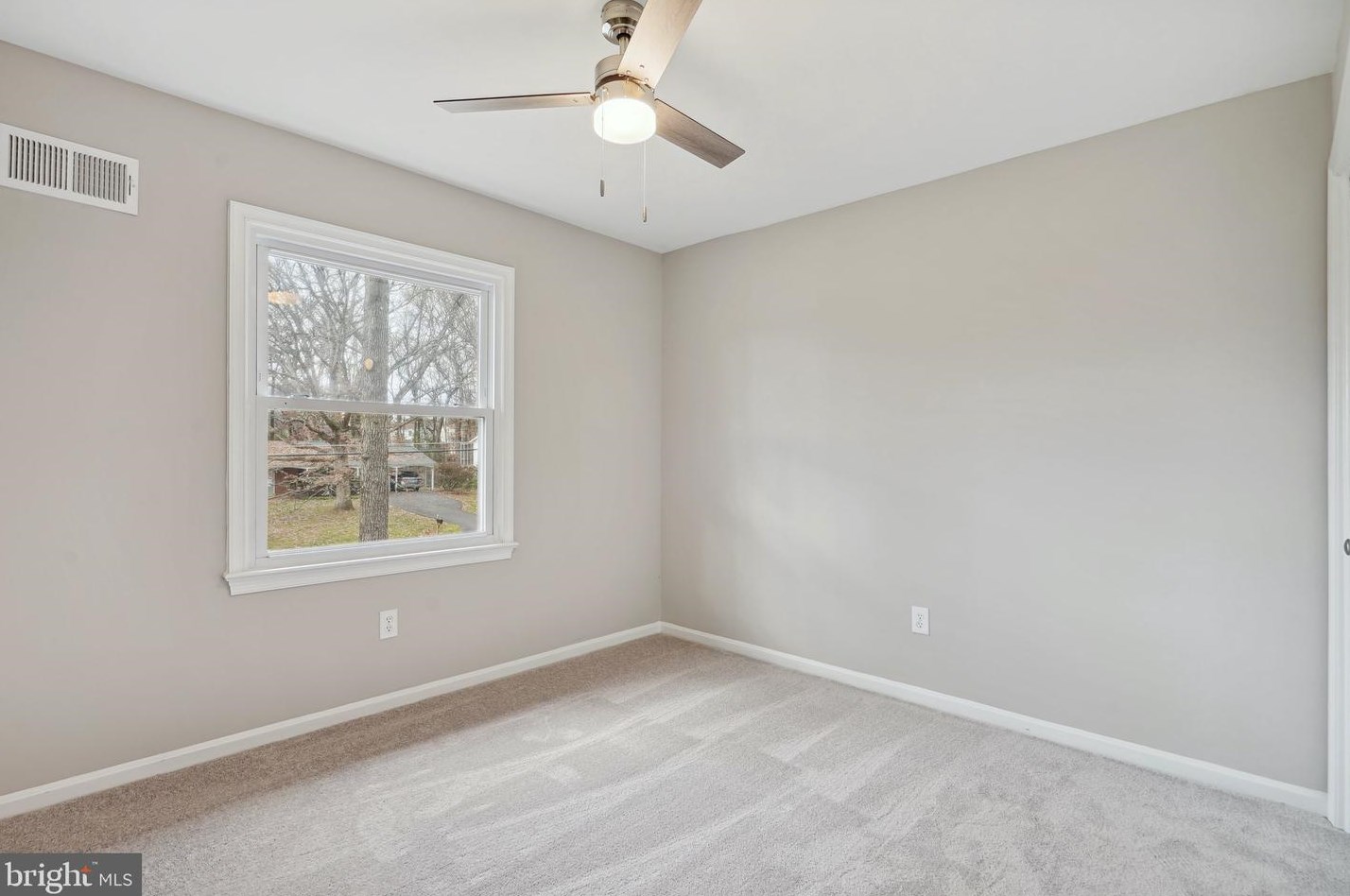 17613 Ml Crk Dr, Rockville MD 20855-1000 exterior