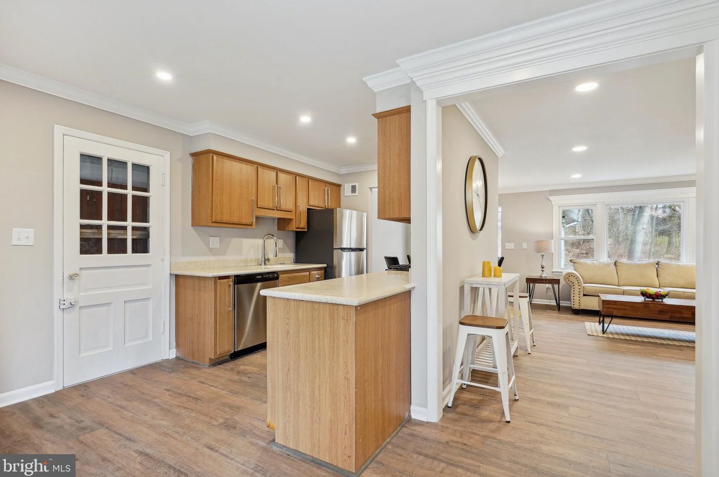 17613 Ml Crk Dr, Rockville MD 20855-1000 exterior