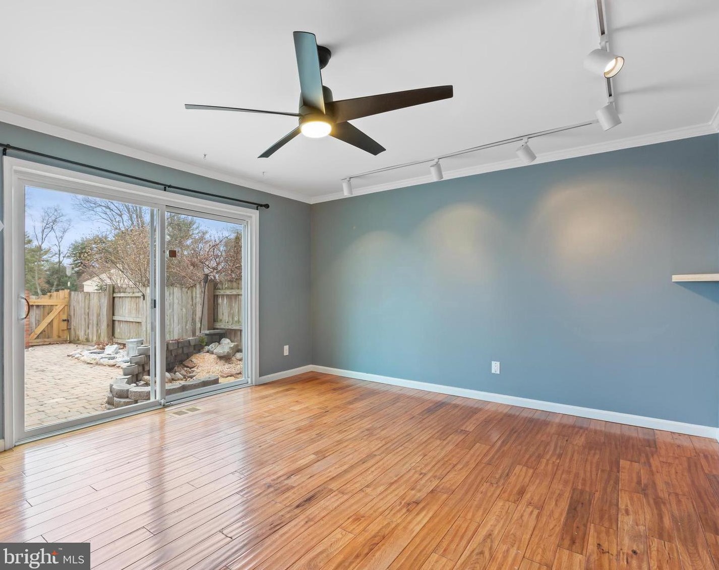 19327 Frenchton Pl, Gaithersburg MD  20886-3944 exterior