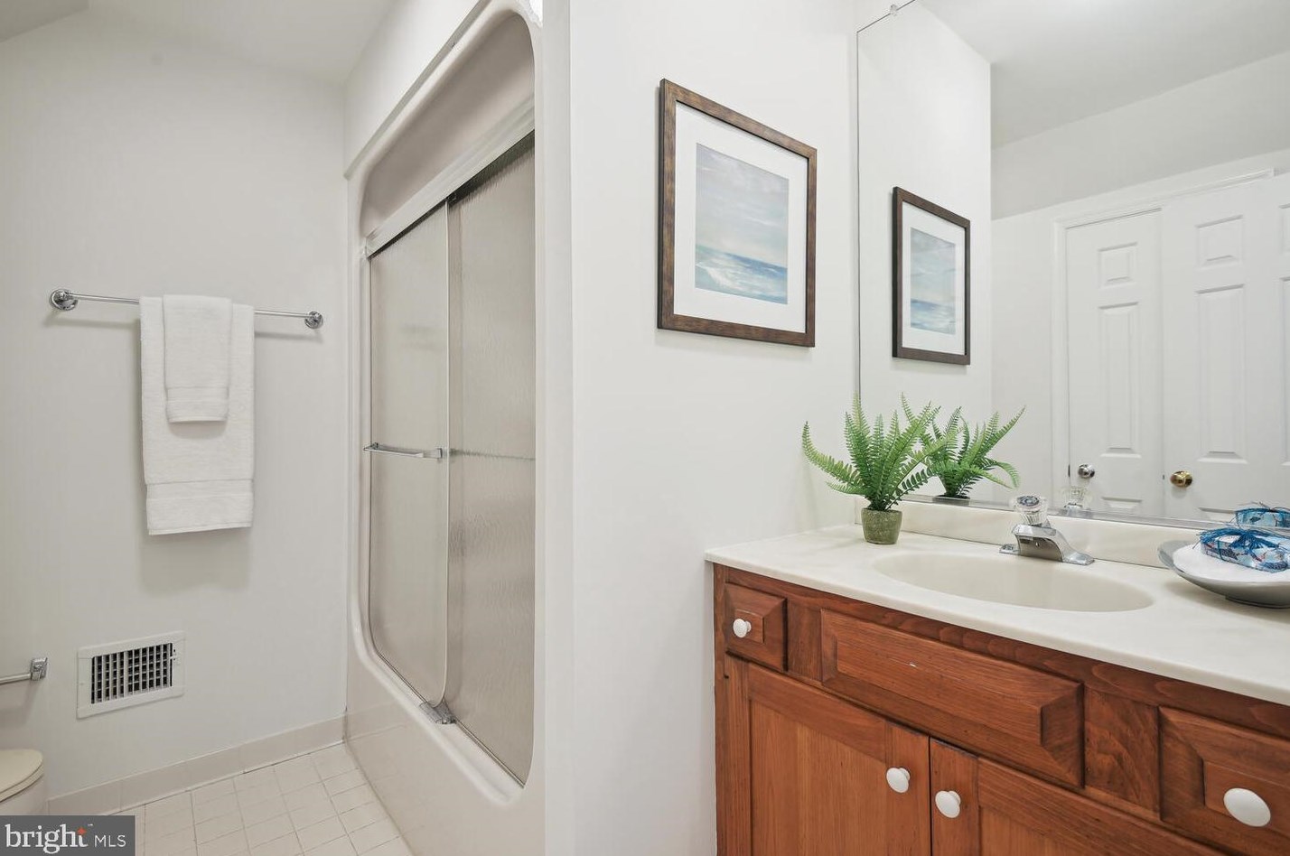 12716 Split Creek Ct, Gaithersburg MD  20878-5900 exterior