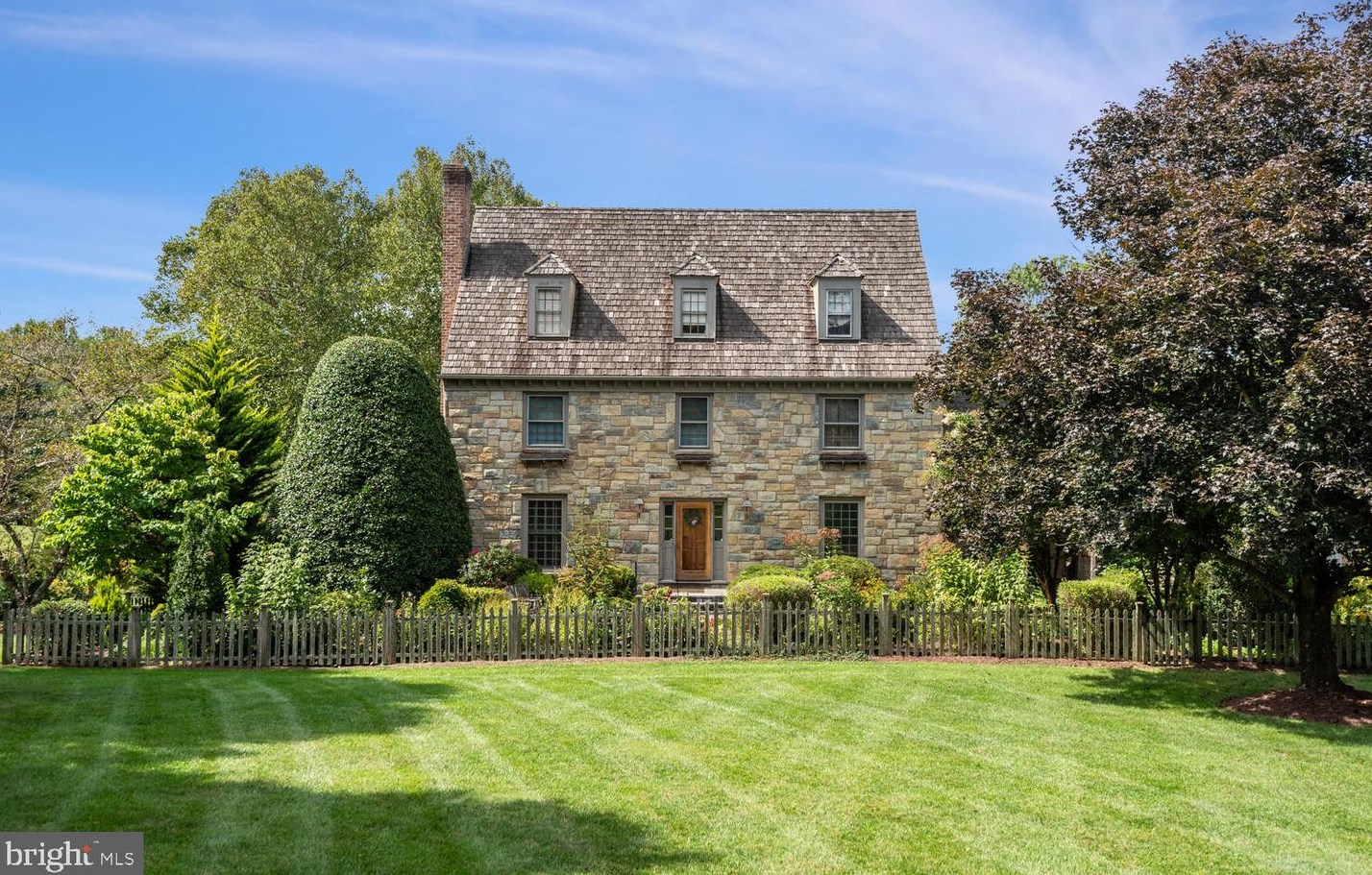 12716 Split Creek Ct, Gaithersburg MD  20878-5900 exterior