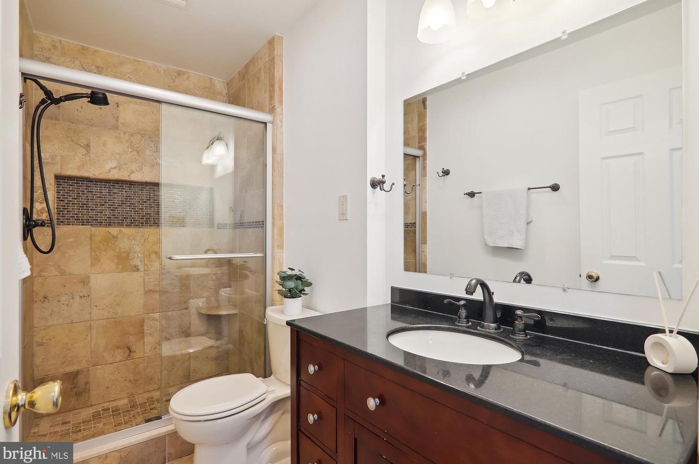 552 Monet Dr, Rockville MD 20850-3022 exterior